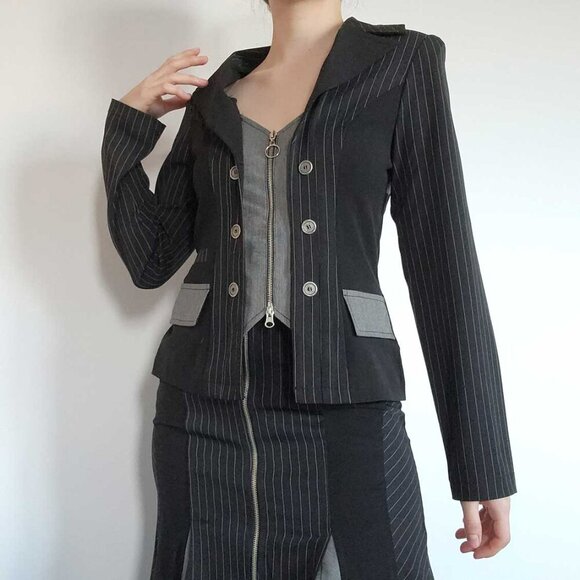 Vintage 90s black and grey gothic officecore striped blazer and skirt set - Picture 3 of 12